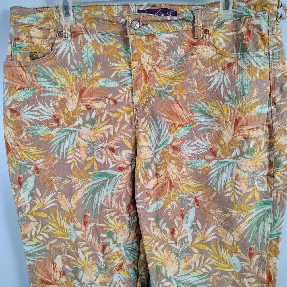Gloria Vanderbilt Womens SZ 18W Amanda Capri Pants Multicolor Tropical Floral